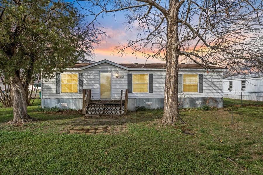 Property photo for 9100/9088 5th Street, Crawford, TX