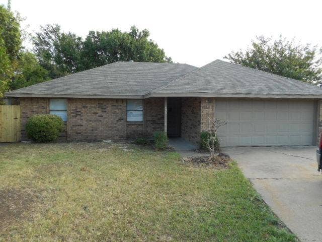 521 E Jay Court, DeSoto, TX 75115