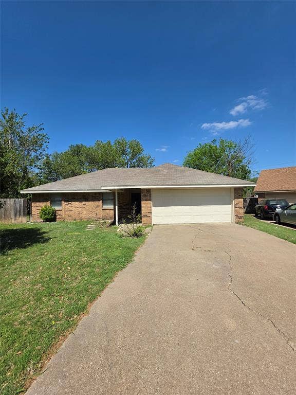 521 E Jay Court, DeSoto, TX 75115