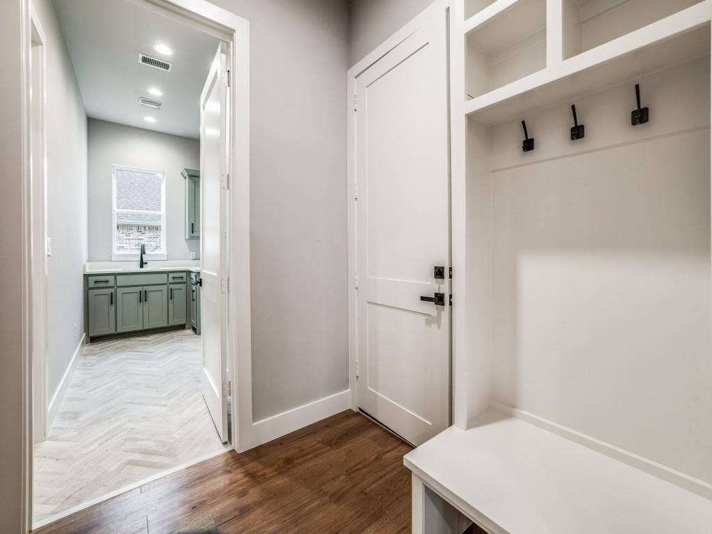 4585 Cascades Boulevard, Tyler, TX 75709 Next to Primary closet, garage and kitchen