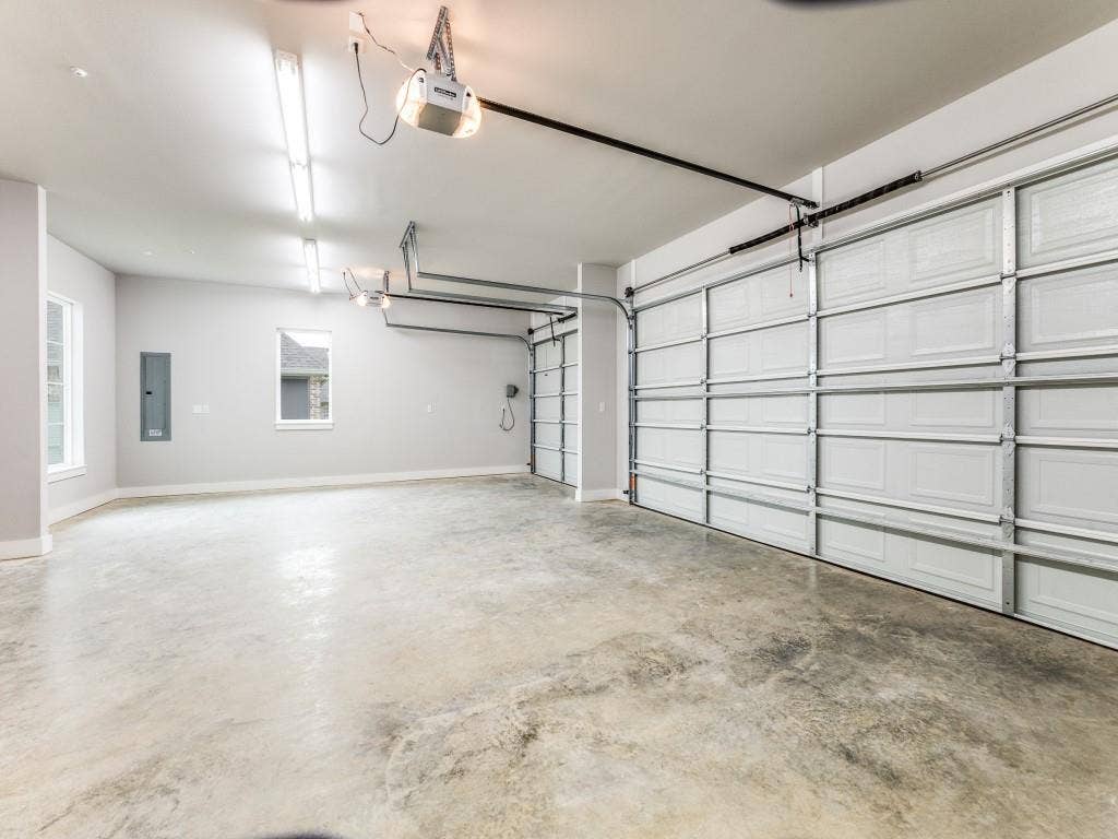 4585 Cascades Boulevard, Tyler, TX 75709 oversized 3 car garage