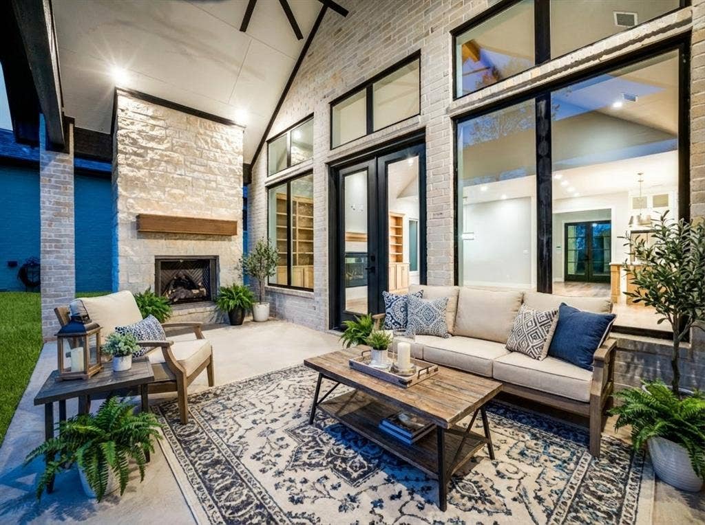 4585 Cascades Boulevard, Tyler, TX 75709 Outdoor lining area, virtually staged
