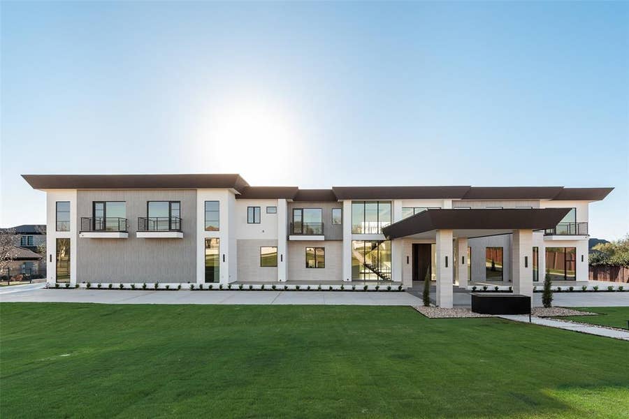 Property photo for 410 S White Chapel Boulevard, Southlake, TX