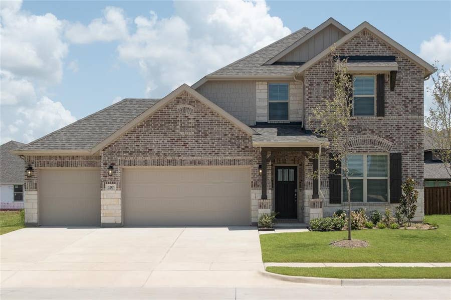 Property photo for 107 Memorial Drive, Forney, TX