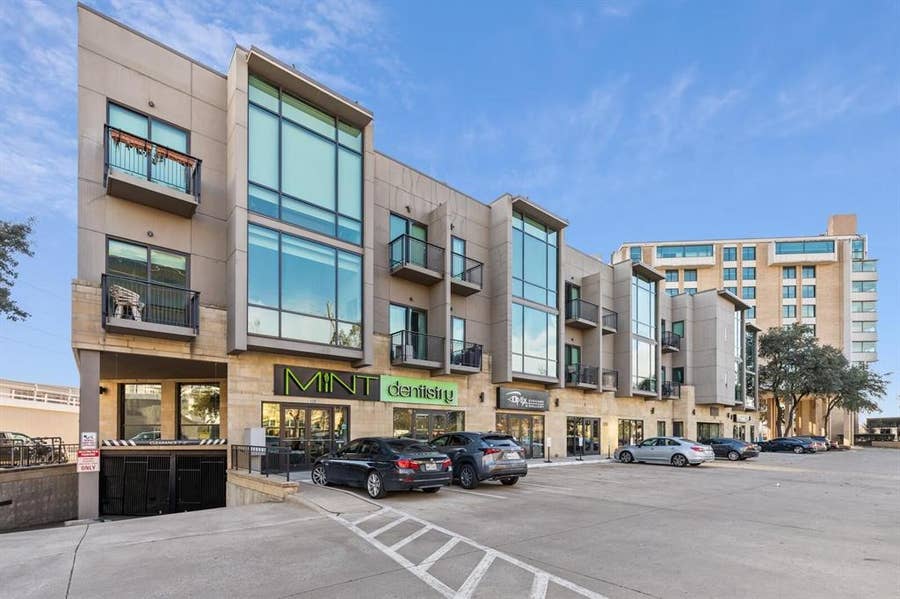 Property photo for 5320 E Mockingbird Lane, #L302, Dallas, TX