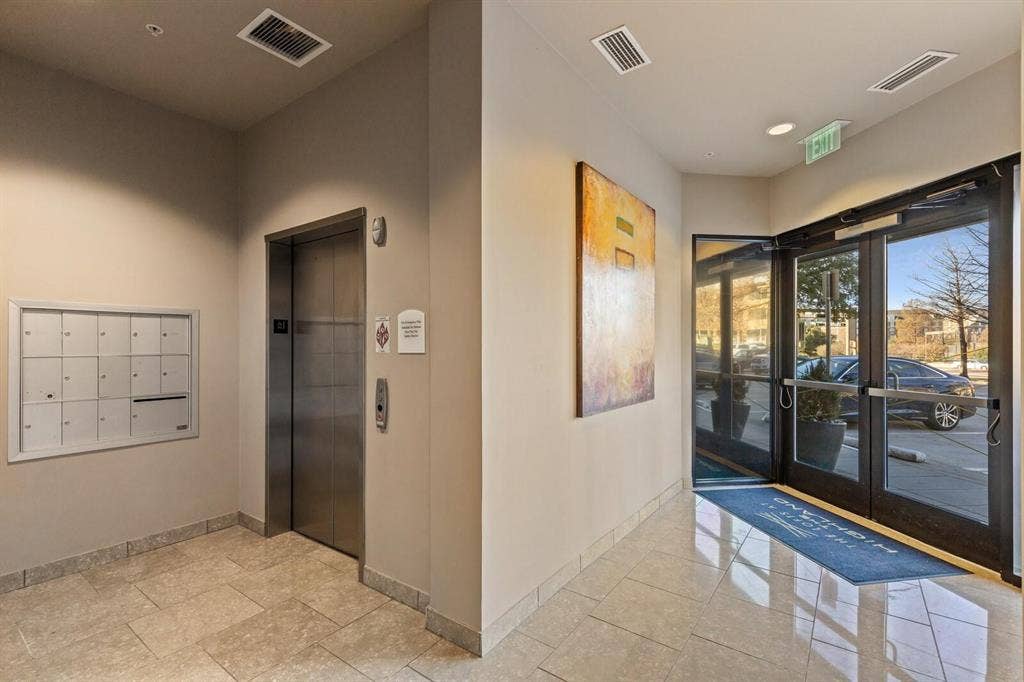 5320 E Mockingbird Lane, #L302, Dallas, TX 75206 5320 E Mockingbird Lane, #L302, Dallas, TX 75206