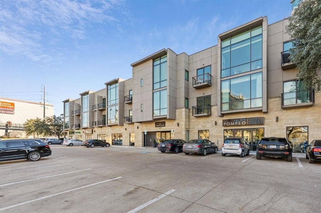 5320 E Mockingbird Lane, #L302, Dallas, TX 75206 5320 E Mockingbird Lane, #L302, Dallas, TX 75206