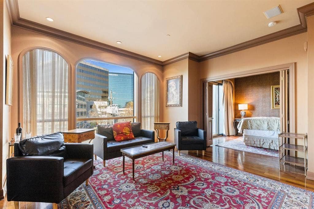 5320 E Mockingbird Lane, #L302, Dallas, TX 75206 5320 E Mockingbird Lane, #L302, Dallas, TX 75206