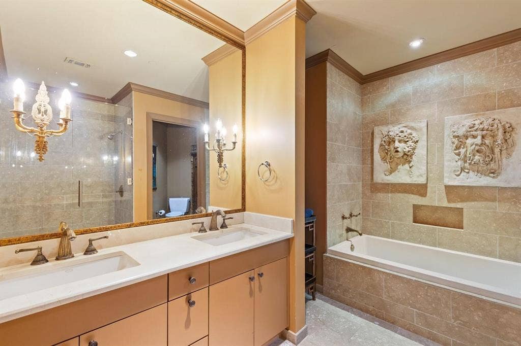 5320 E Mockingbird Lane, #L302, Dallas, TX 75206 5320 E Mockingbird Lane, #L302, Dallas, TX 75206