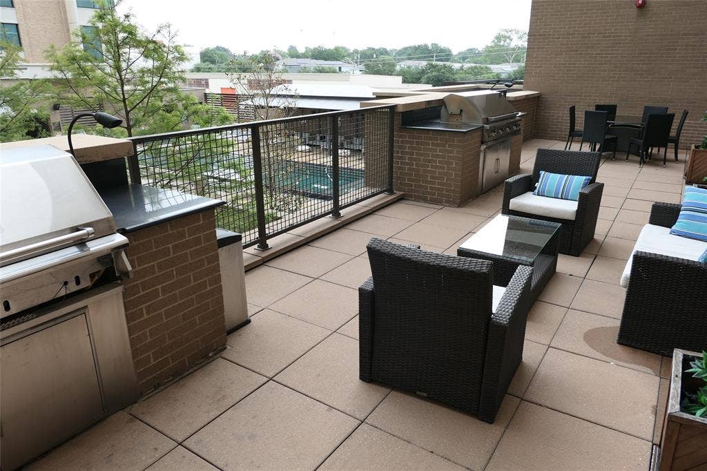 5320 E Mockingbird Lane, #L302, Dallas, TX 75206 5320 E Mockingbird Lane, #L302, Dallas, TX 75206