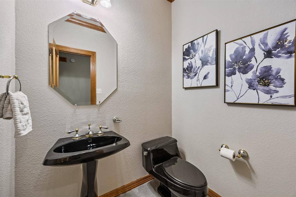 314 Harbor Landing Drive, Rockwall, TX 75032 First floor hall off living room