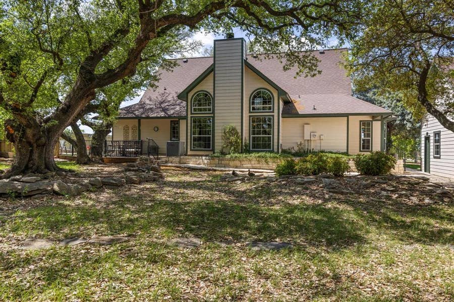 Property photo for 1311 Williamson Road, Granbury, TX