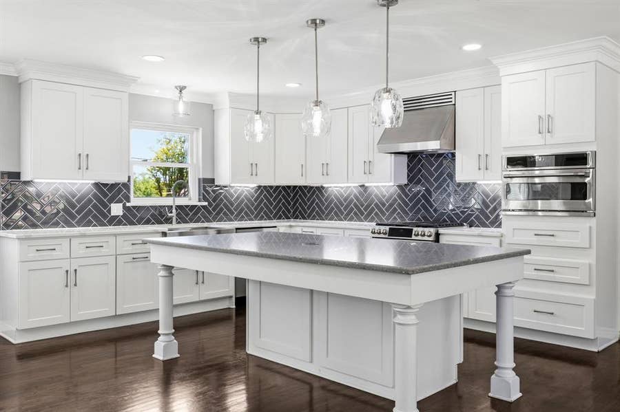 Property photo for 1636 W Red Bird Lane, Dallas, TX