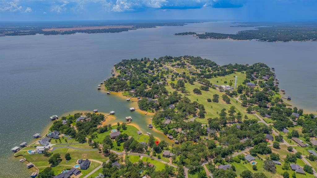 27 Sundown Trail, Star Harbor, TX 75148 Beautiful Cedar Creek Lake.