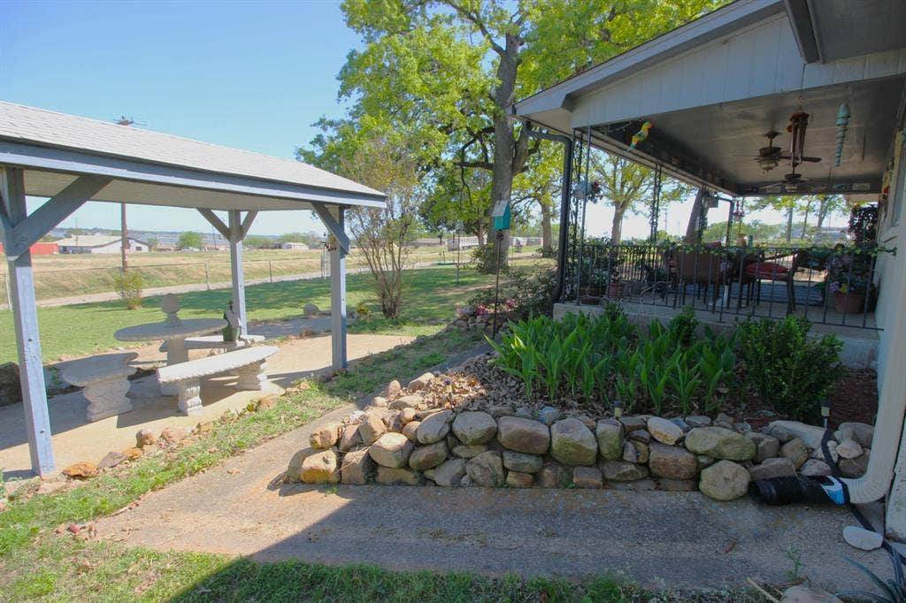 205 Mason Drive, Seven Points, TX 75143