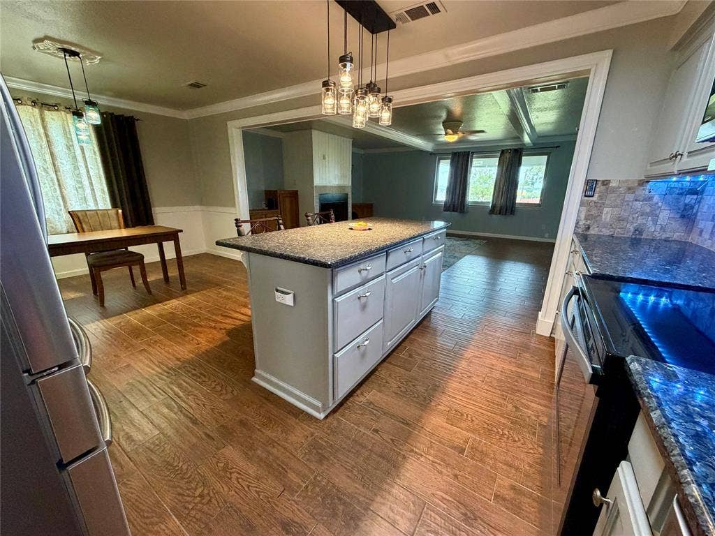 205 Mason Drive, Seven Points, TX 75143