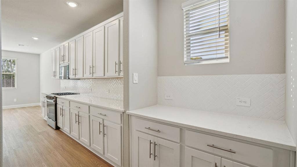 1410 Winters Way, Princeton, TX 75071 Photo is not of the actual home, but is an inspirational photo of builder’s model home and may depict options, furnishings, and/or decorator features that are not included.