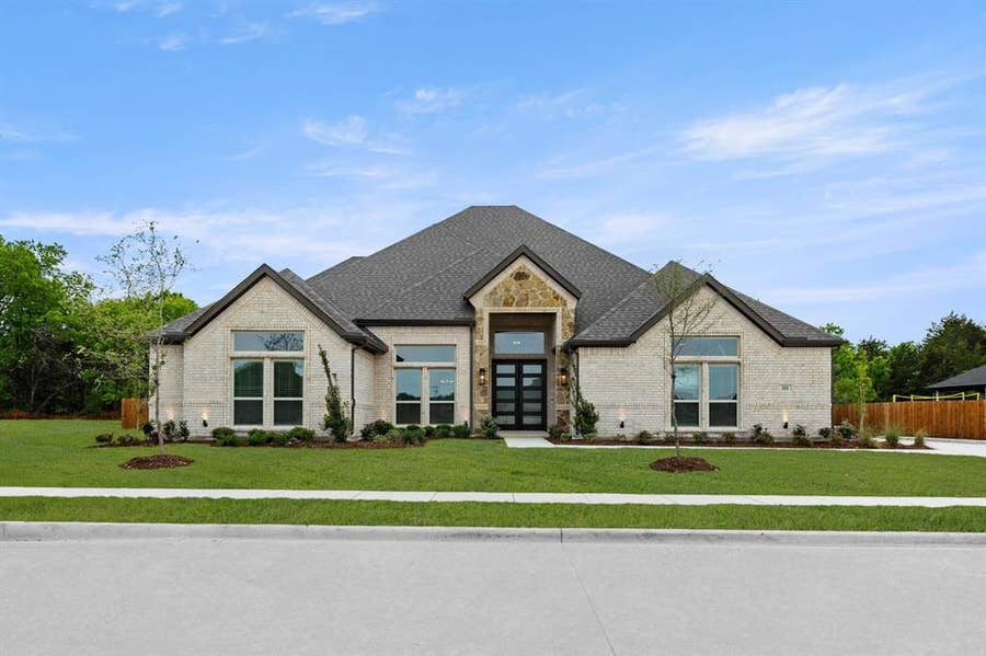 Property photo for 111 Broadmoor Lane, Ovilla, TX