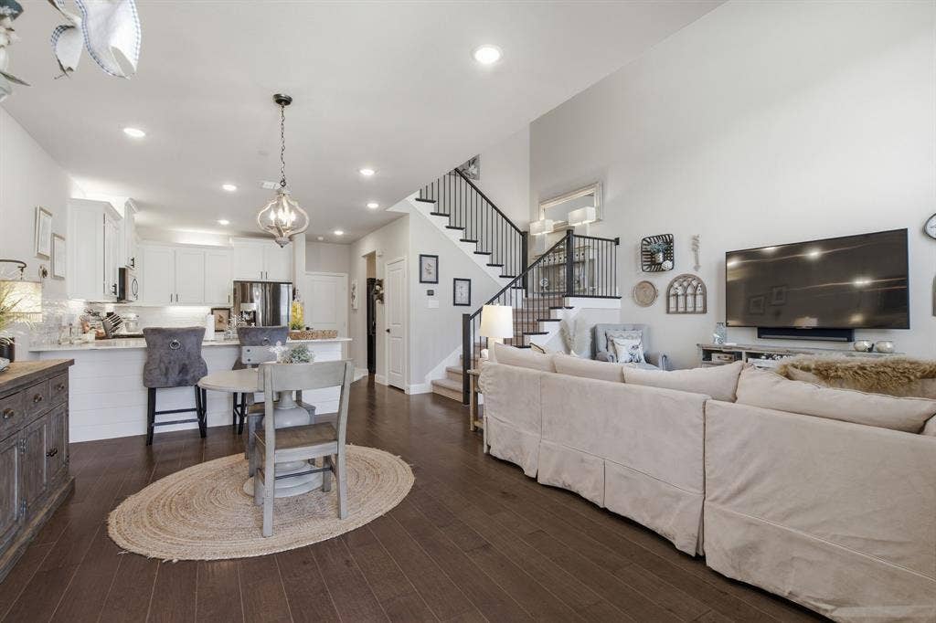 7247 Panicum Drive, Frisco, TX 75033 7247 Panicum Drive, Frisco, TX 75033