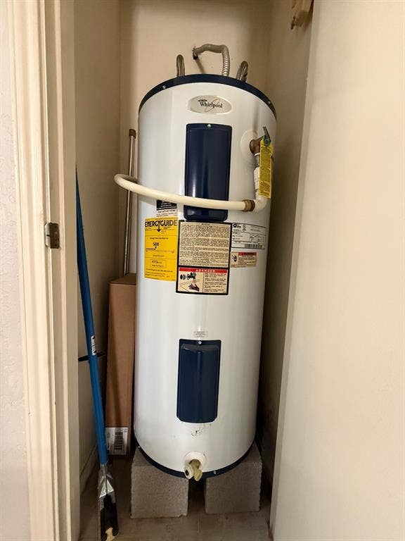 1723 Crest Grove Drive, #120B, Arlington, TX 76012 Utilities featuring water heater