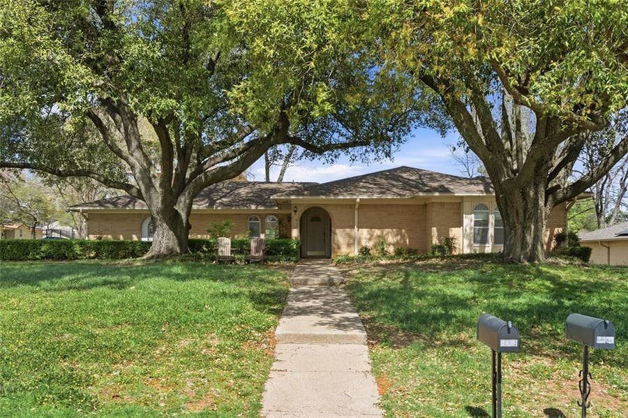 Property photo for 2326 Forest Hills Road, Grapevine, TX
