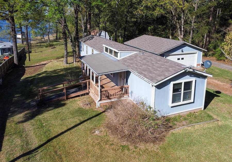 Property photo for 2781 Lake Breeze Drive, Chandler, TX