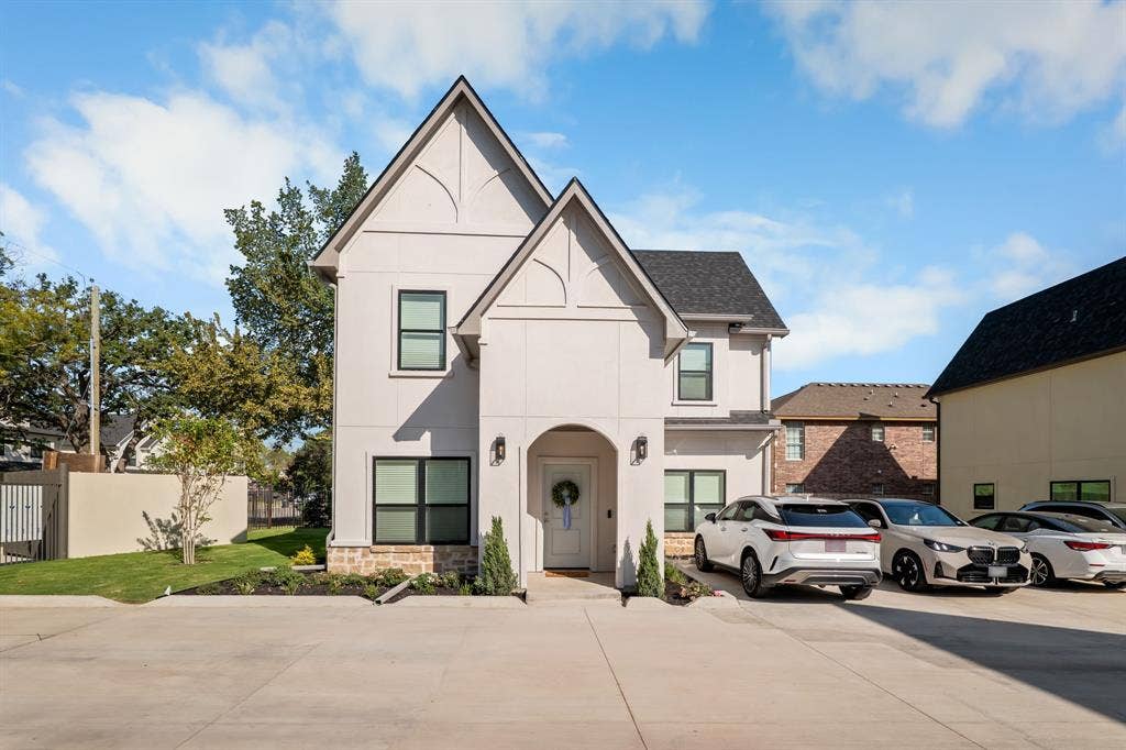 2700 S 2nd, #B, Waco, TX 76706