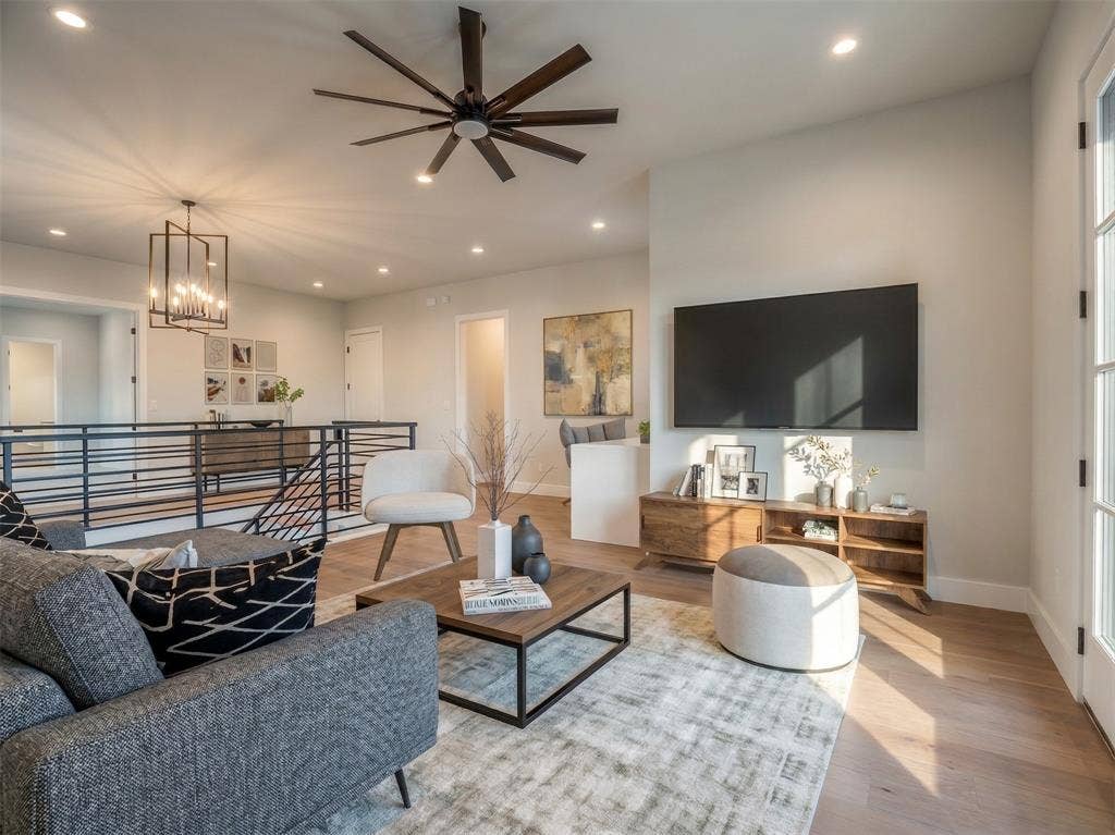 2424 Bellview Circle, Tyler, TX 75709 Upstairs gathering space with lake view