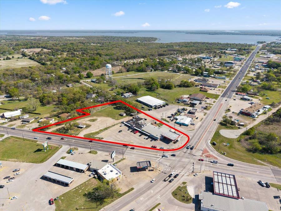 Property photo for 101 N Seven Points Boulevard, Seven Points, TX
