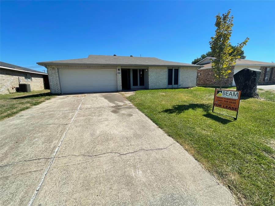 Property photo for 608 Coolwood Lane, Mesquite, TX