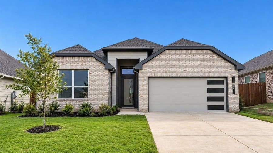 Property photo for 2611 FLYCATCHER Drive, Denton, TX