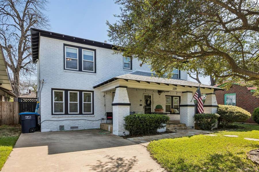 Property photo for 2235 Mistletoe Boulevard, Fort Worth, TX