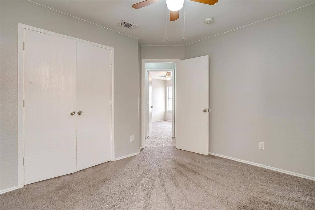 927 Simon Drive, Cedar Hill, TX 75104 927 Simon Drive, Cedar Hill, TX 75104