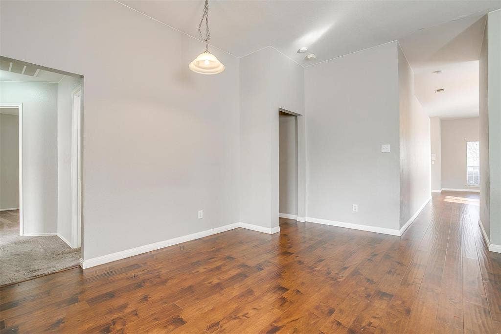 927 Simon Drive, Cedar Hill, TX 75104 927 Simon Drive, Cedar Hill, TX 75104