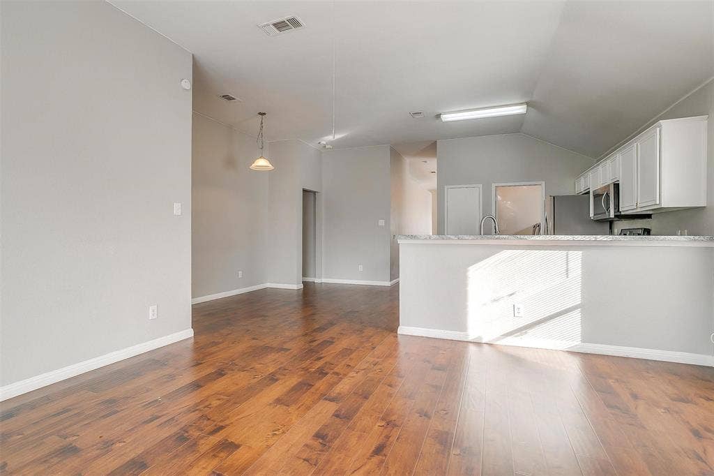 927 Simon Drive, Cedar Hill, TX 75104 927 Simon Drive, Cedar Hill, TX 75104