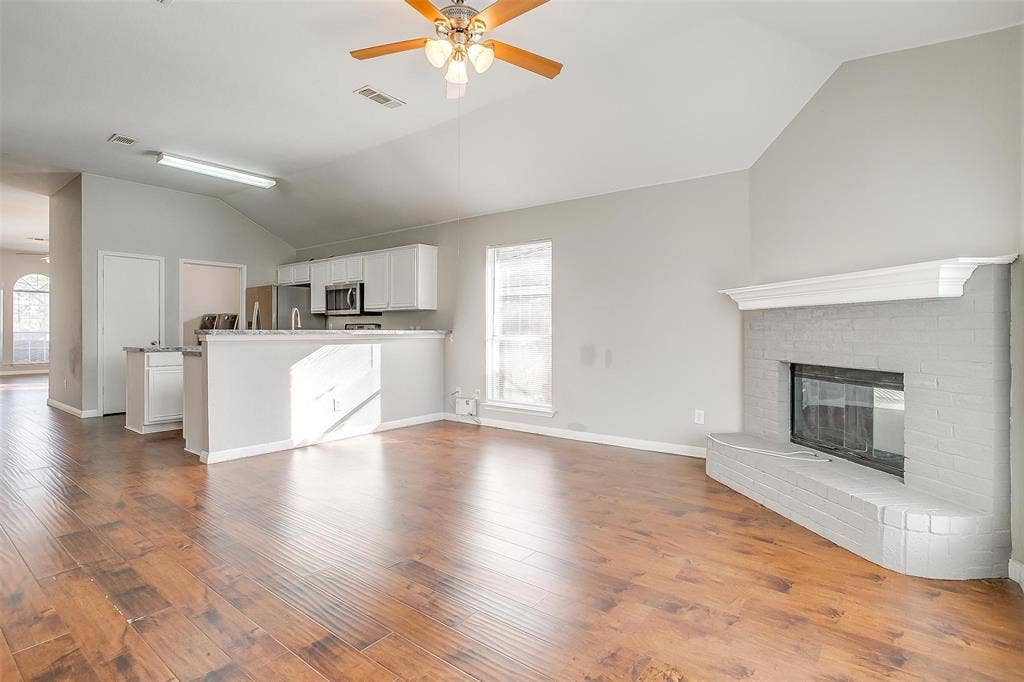 927 Simon Drive, Cedar Hill, TX 75104 927 Simon Drive, Cedar Hill, TX 75104