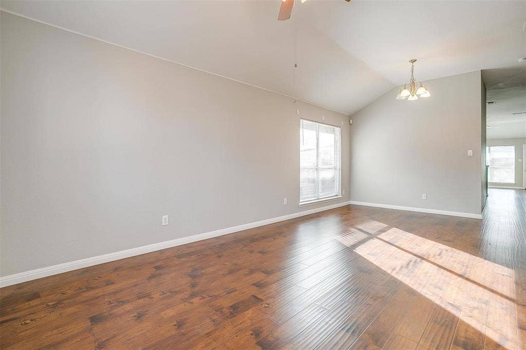 927 Simon Drive, Cedar Hill, TX 75104 927 Simon Drive, Cedar Hill, TX 75104
