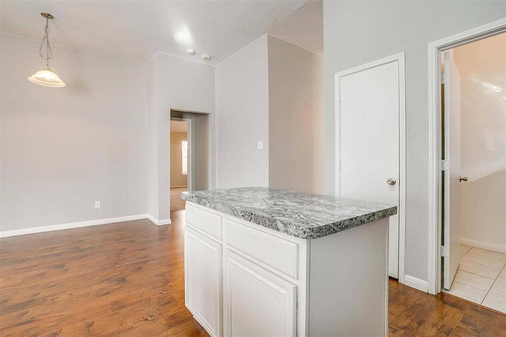 927 Simon Drive, Cedar Hill, TX 75104 927 Simon Drive, Cedar Hill, TX 75104