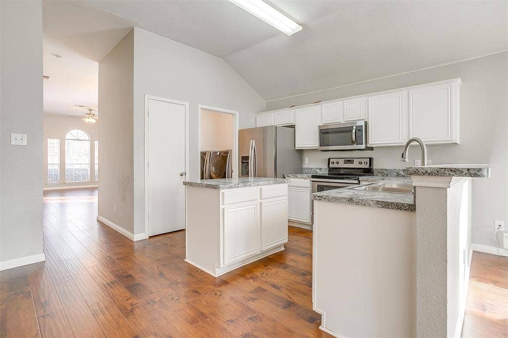 927 Simon Drive, Cedar Hill, TX 75104 927 Simon Drive, Cedar Hill, TX 75104