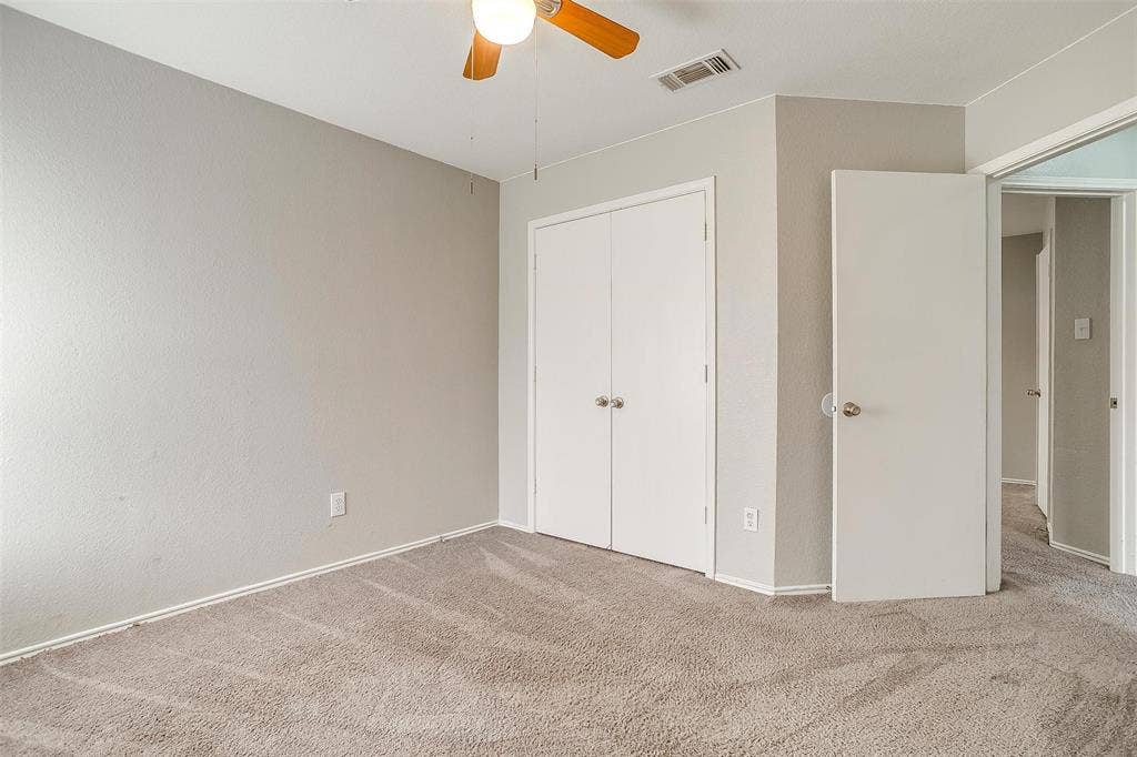 927 Simon Drive, Cedar Hill, TX 75104 927 Simon Drive, Cedar Hill, TX 75104