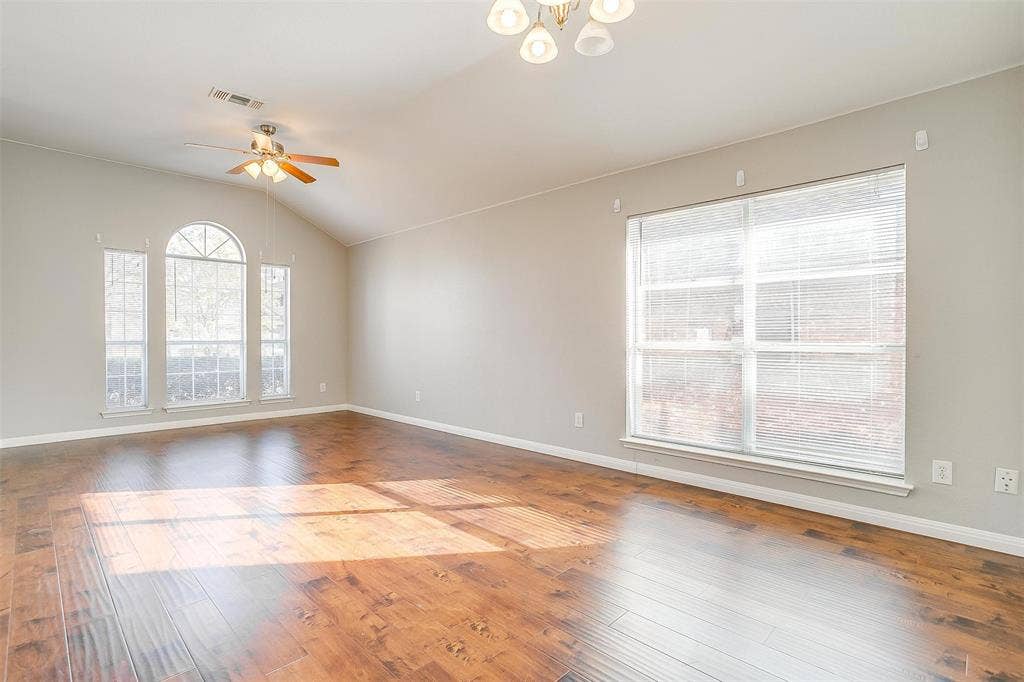 927 Simon Drive, Cedar Hill, TX 75104 927 Simon Drive, Cedar Hill, TX 75104