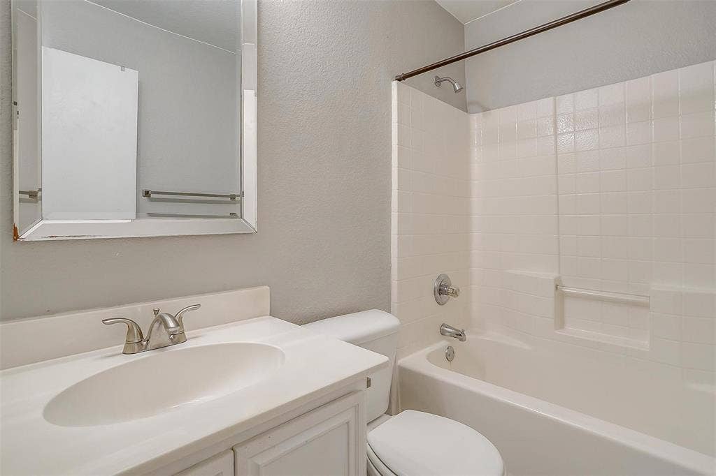 927 Simon Drive, Cedar Hill, TX 75104 927 Simon Drive, Cedar Hill, TX 75104