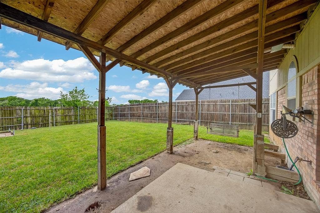 2233 San Simeon Drive, Mesquite, TX 75181 2233 San Simeon Drive, Mesquite, TX 75181