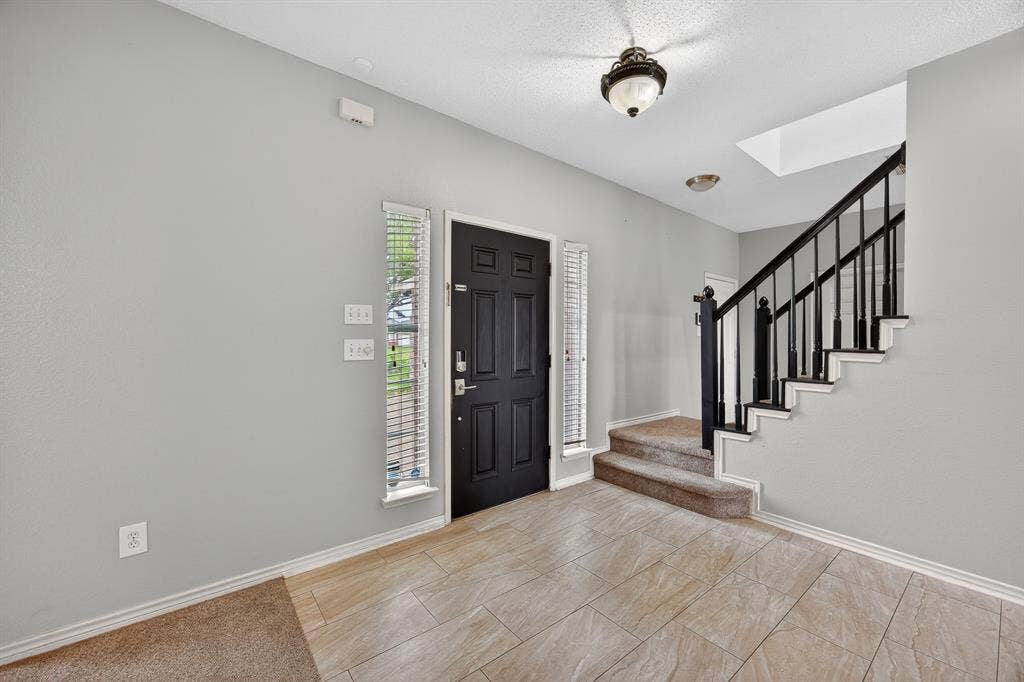 2233 San Simeon Drive, Mesquite, TX 75181 2233 San Simeon Drive, Mesquite, TX 75181