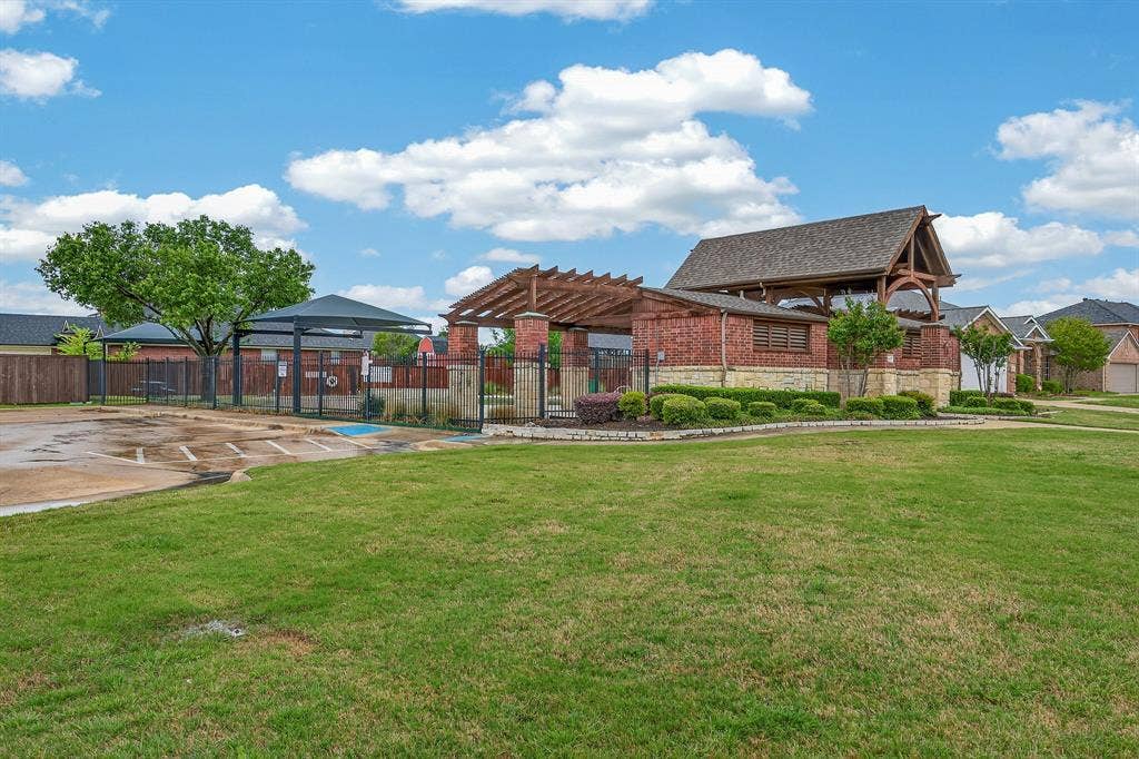2233 San Simeon Drive, Mesquite, TX 75181 2233 San Simeon Drive, Mesquite, TX 75181