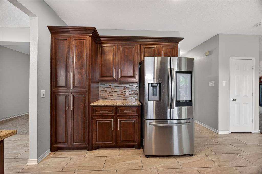2233 San Simeon Drive, Mesquite, TX 75181 2233 San Simeon Drive, Mesquite, TX 75181