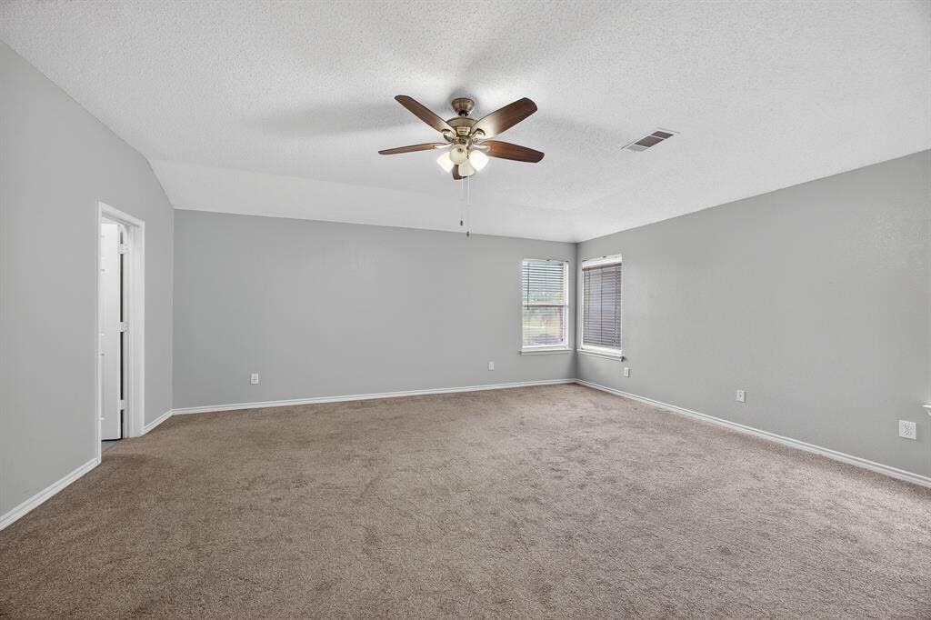 2233 San Simeon Drive, Mesquite, TX 75181 2233 San Simeon Drive, Mesquite, TX 75181