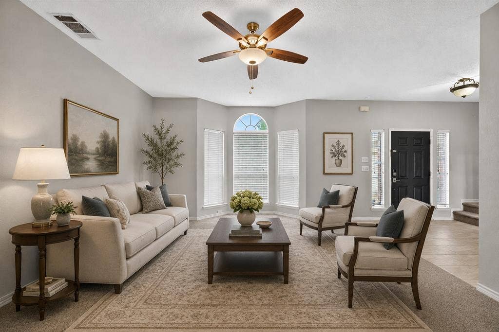 2233 San Simeon Drive, Mesquite, TX 75181 2233 San Simeon Drive, Mesquite, TX 75181