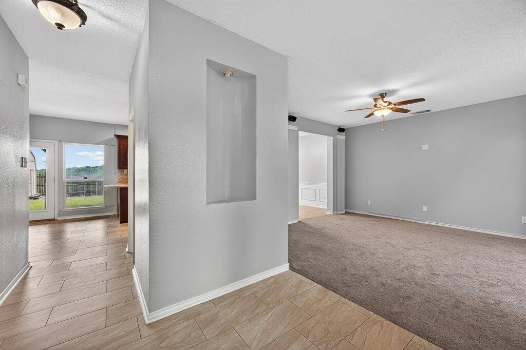 2233 San Simeon Drive, Mesquite, TX 75181 2233 San Simeon Drive, Mesquite, TX 75181