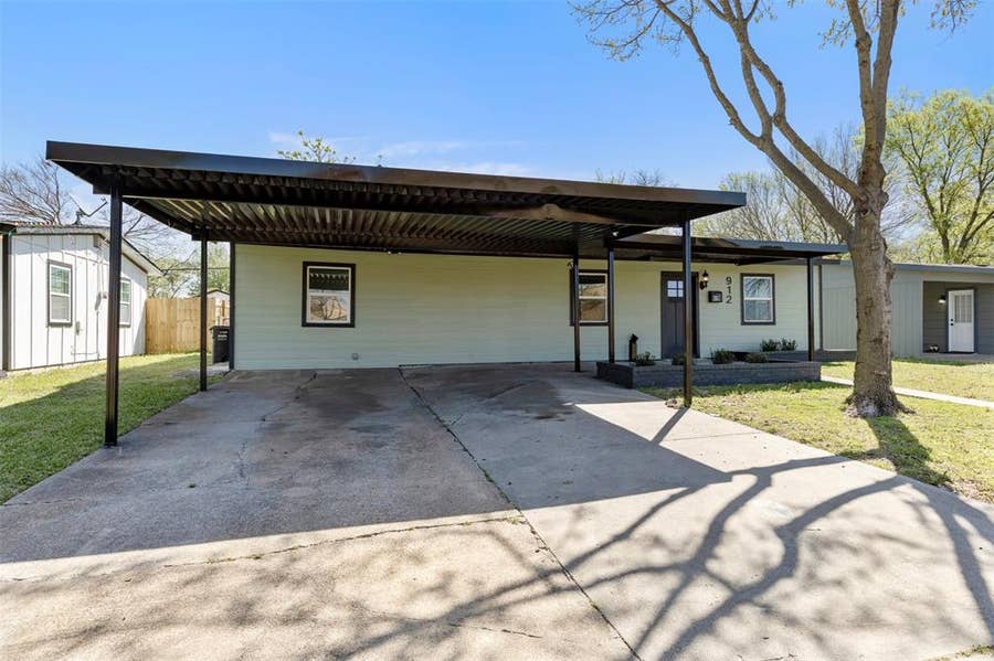 Property photo for 912 Wilkinson Drive, Mesquite, TX